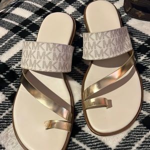 MK cream & tan sandals EUC size 9